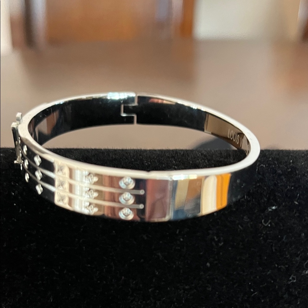 Metallic Silver Hinged Bangle Bracelet - image 2